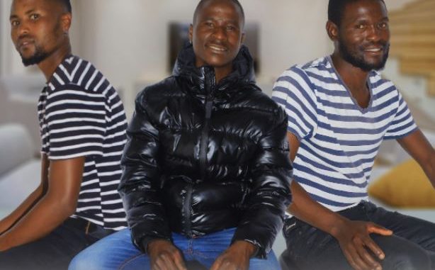 Abaqothuli – Ngimdala Bafana Ngengoma